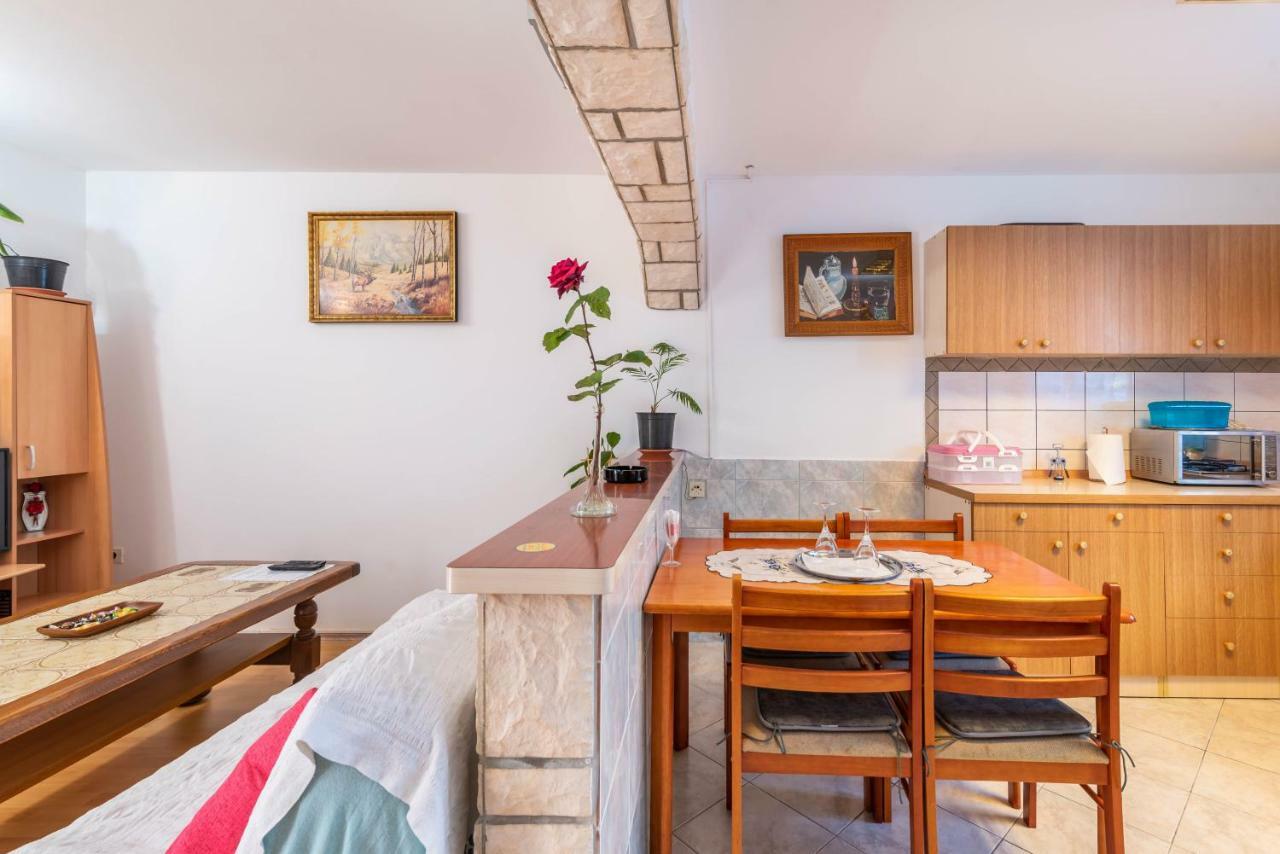 Nostress Apartment Pula Dış mekan fotoğraf