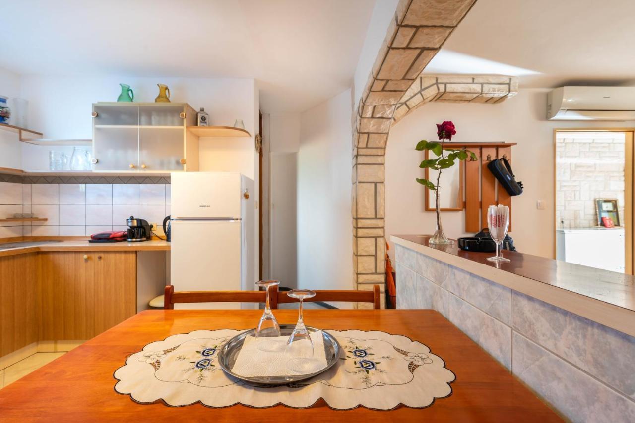 Nostress Apartment Pula Dış mekan fotoğraf