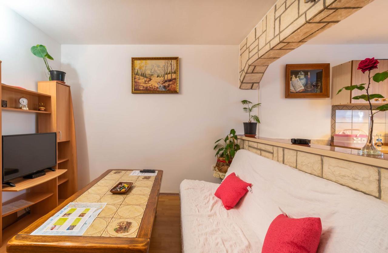 Nostress Apartment Pula Dış mekan fotoğraf